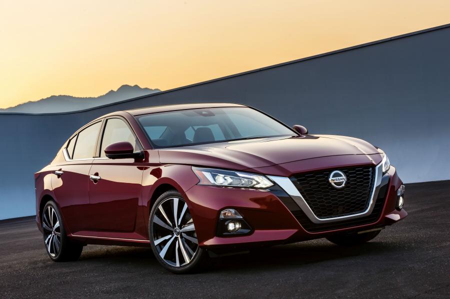  Nissan Altima Platinum 2018 года  (фото 2 из 22)